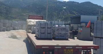 中山 芝麻白仿形路沿石，直形路沿石