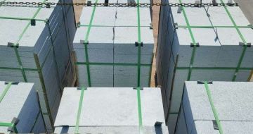 中山 芝麻白花岗岩5公分地铺石 花岗岩厂家工厂装车日常