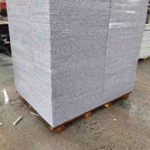 中山 芝麻白火烧面1.8厚300*600地铺石，尺寸标准，厚薄均匀