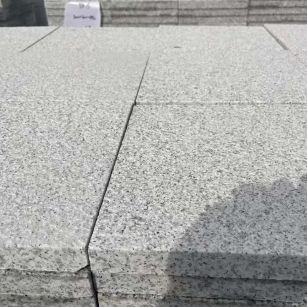 中山 白麻花岗岩石材推荐 荔枝面地铺石