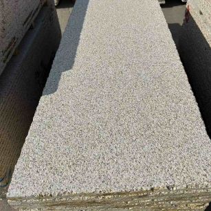 中山 黄金麻花岗岩荔枝面毛板，半成品