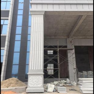 中山 芝麻白光面花岗岩门楼大柱（罗马柱）配雕花底座