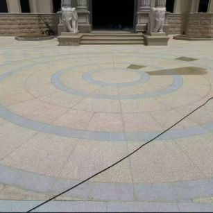 中山 黄金麻芝麻灰花岗岩石材地铺拼接效果