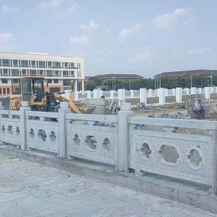 中山 白麻花岗岩荔枝面河道栏杆