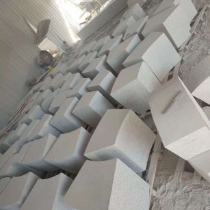 中山 白麻花岗岩异形坐凳