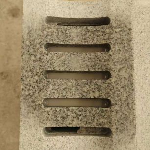 中山 芝麻白拉丝面花岗岩U型开槽排水槽