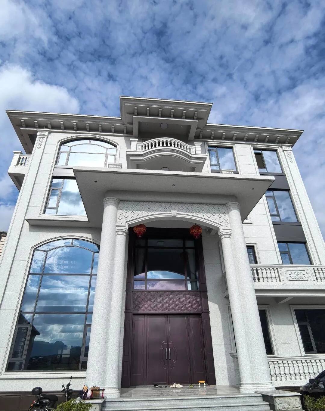 中山白麻别墅外墙干挂石材效果示例