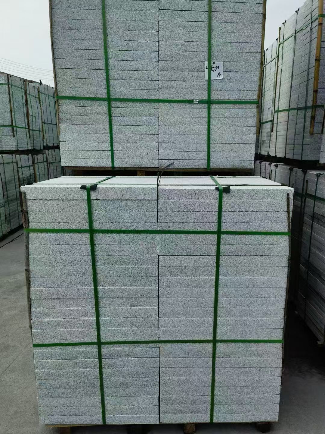 中山 芝麻白火烧，园林广场市政工程地铺石，1.8~5.0厚均有现货