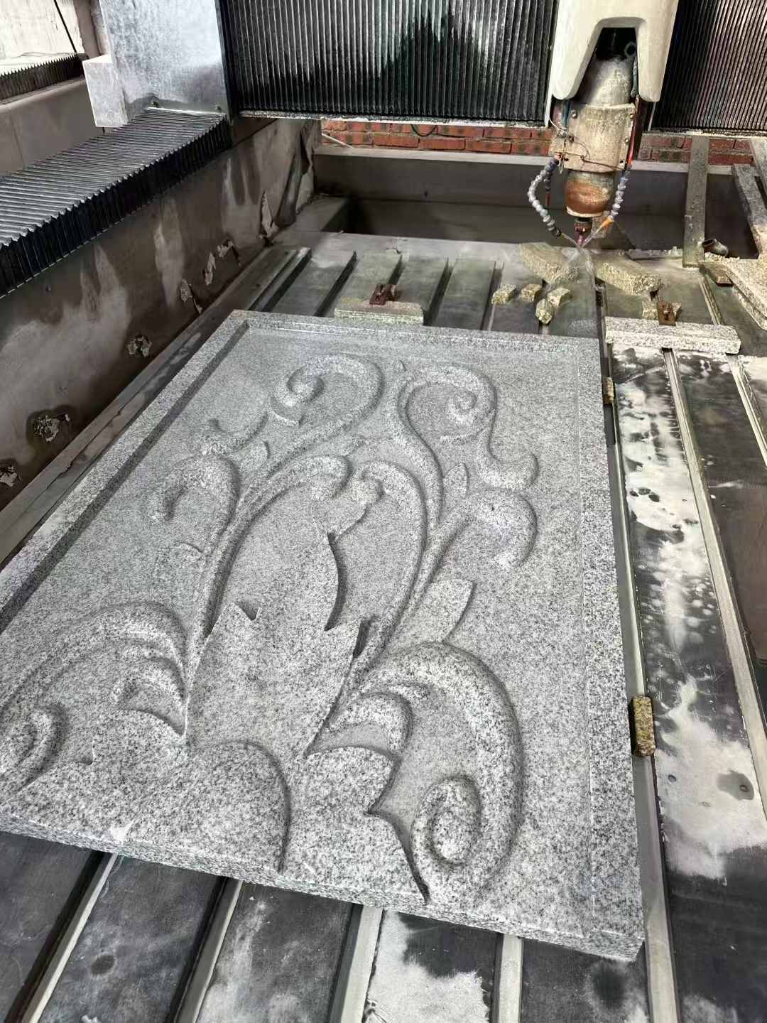 中山 白麻别墅干挂雕花板