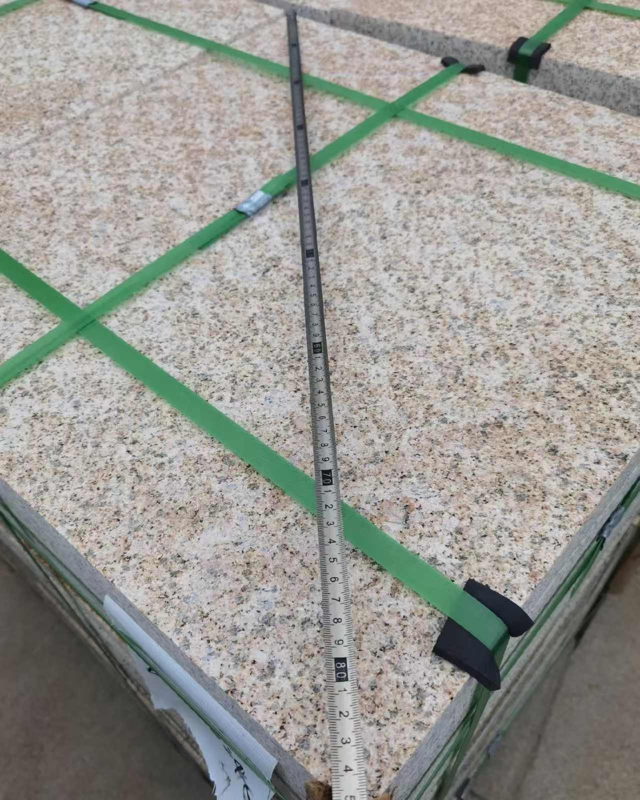 中山 黄金麻火烧面地铺石