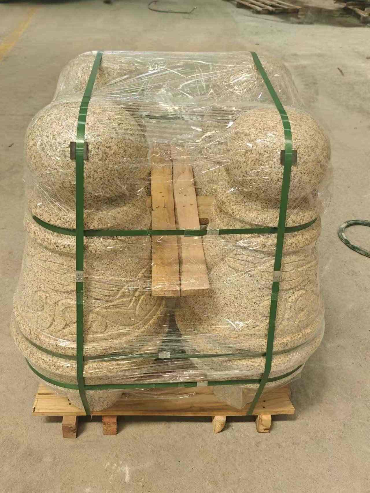 中山 黄金麻异形定制雕花——棒棒糖挡车柱