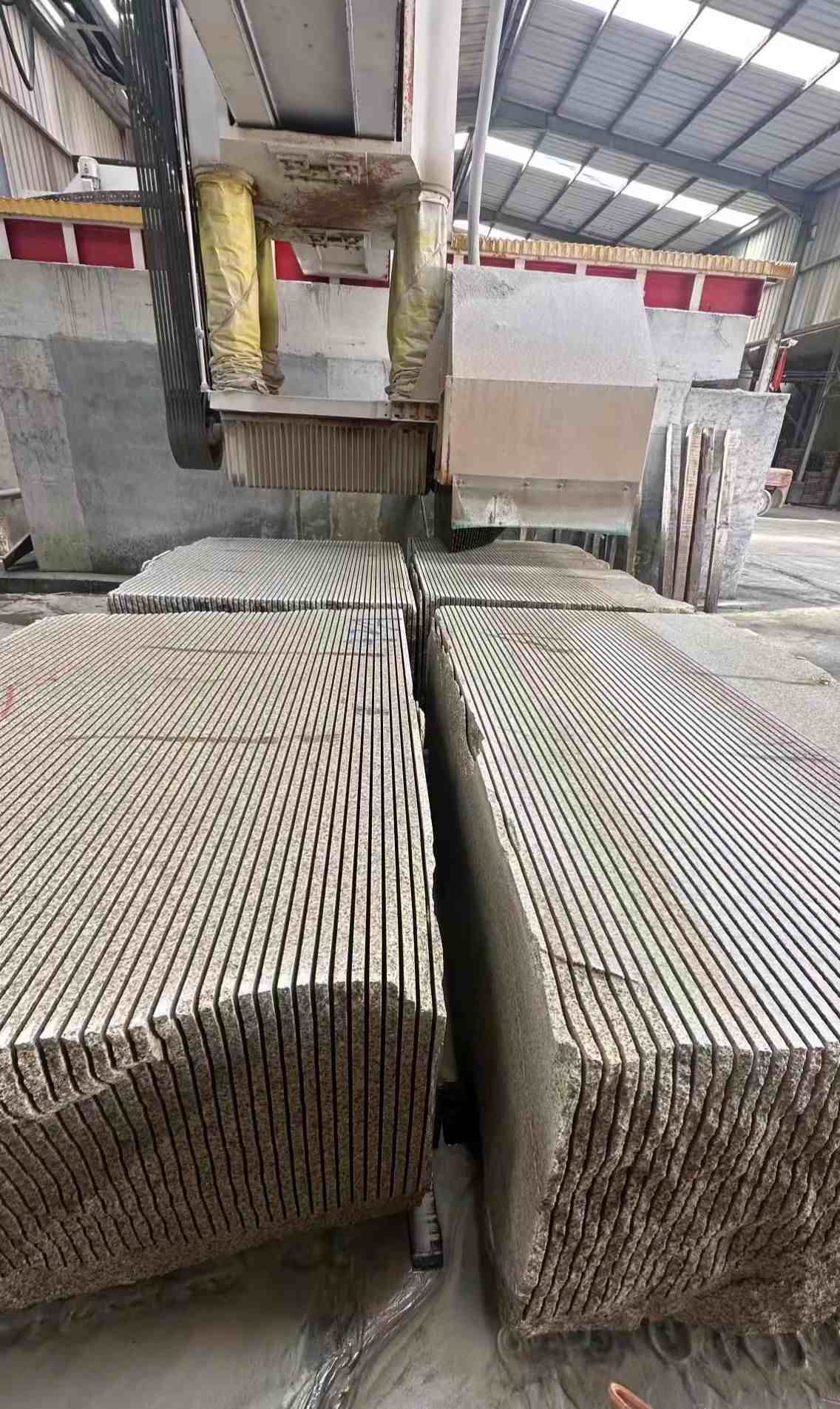 中山 车间生产日常，黄金麻白麻花岗岩