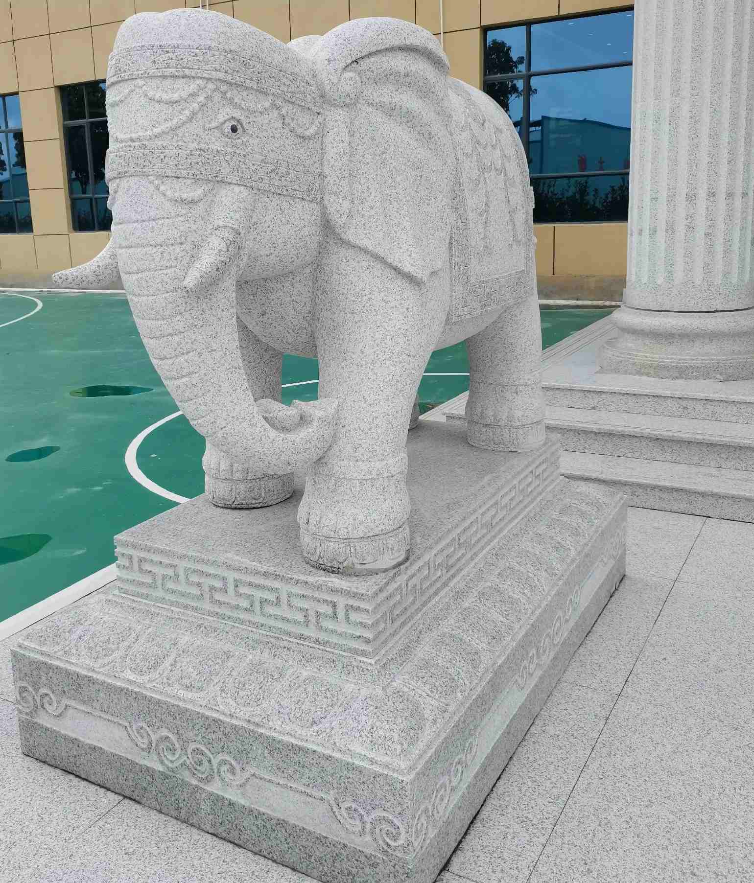 中山 白麻花岗岩动物异形石雕-大象