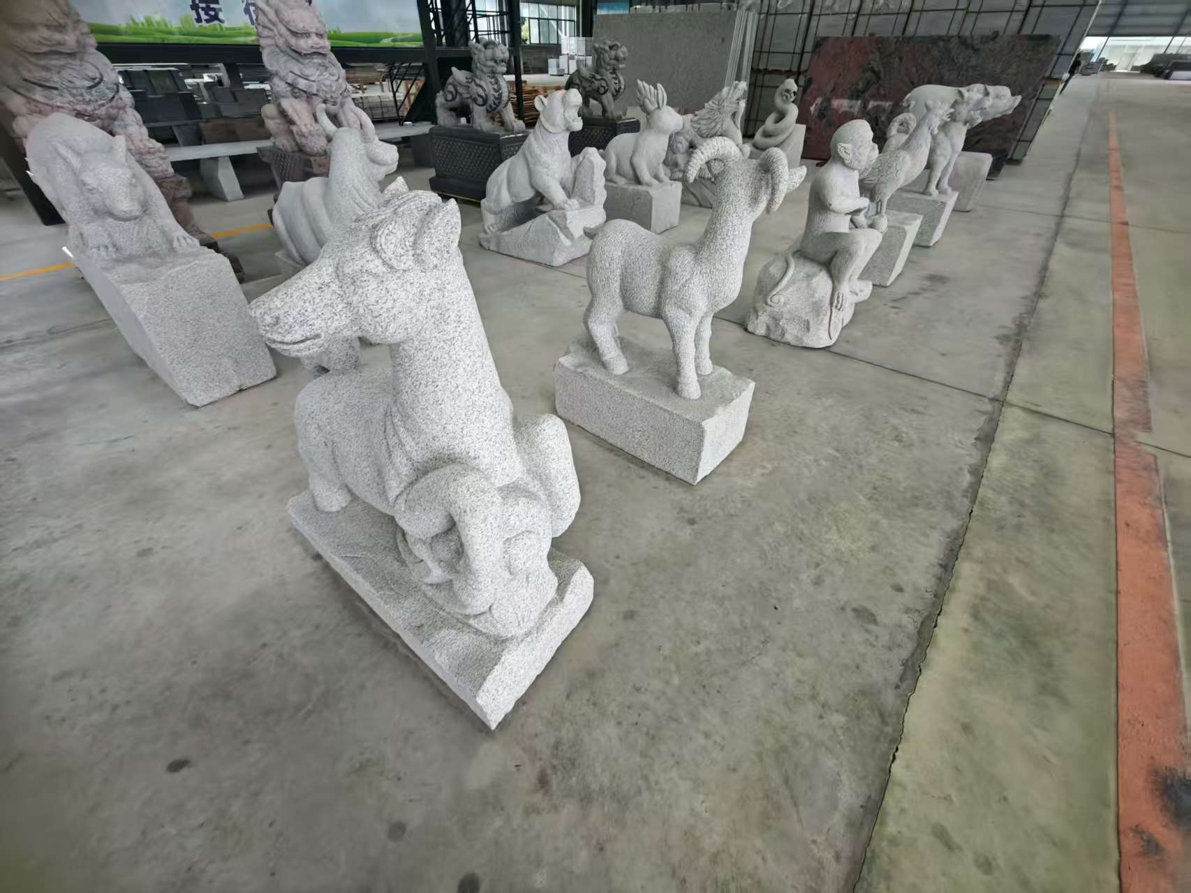 中山 芝麻白花岗岩造型立体雕刻——十二生肖