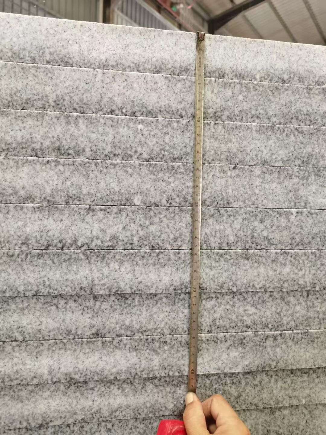 中山 芝麻白火烧成品厚薄均匀，B料价格接近A料质量