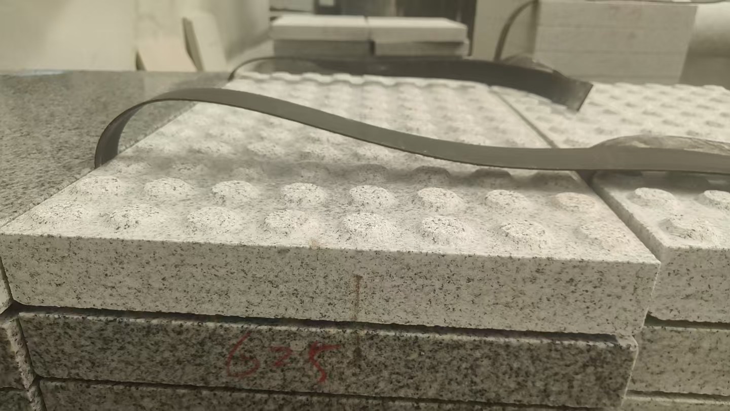 中山 芝麻白花岗岩6.0公分荔枝面五轴加工雕刻盲点