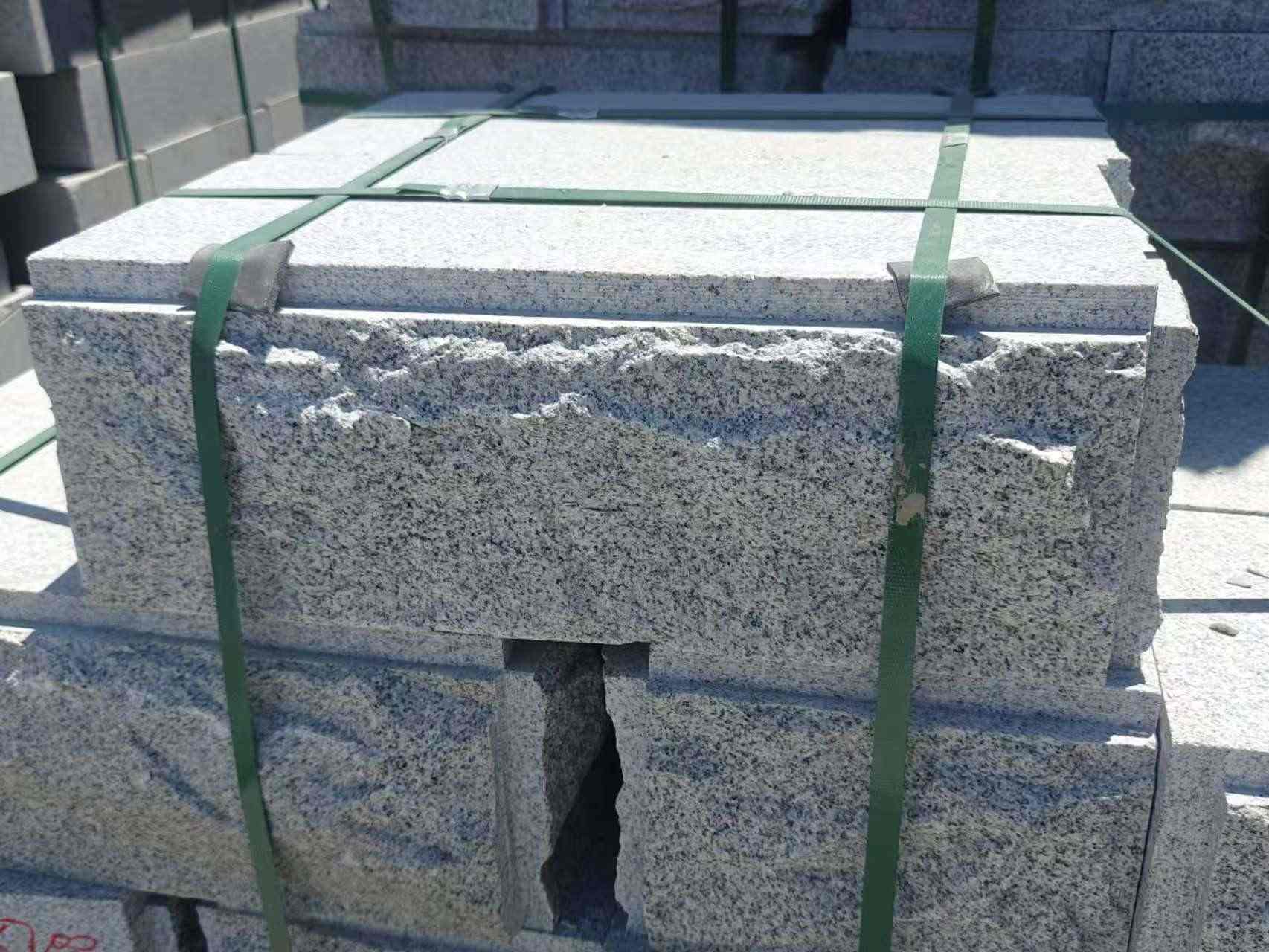 中山 芝麻白花岗岩自然面成品