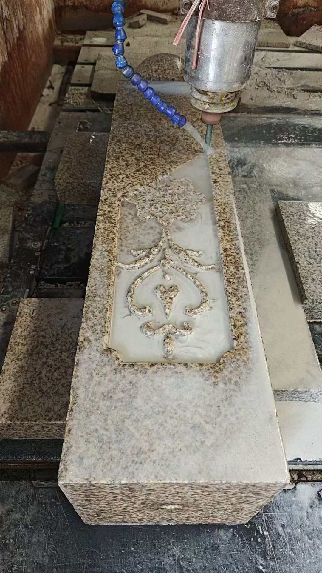 中山 黄金麻花岗岩异形加工雕刻栏杆大柱