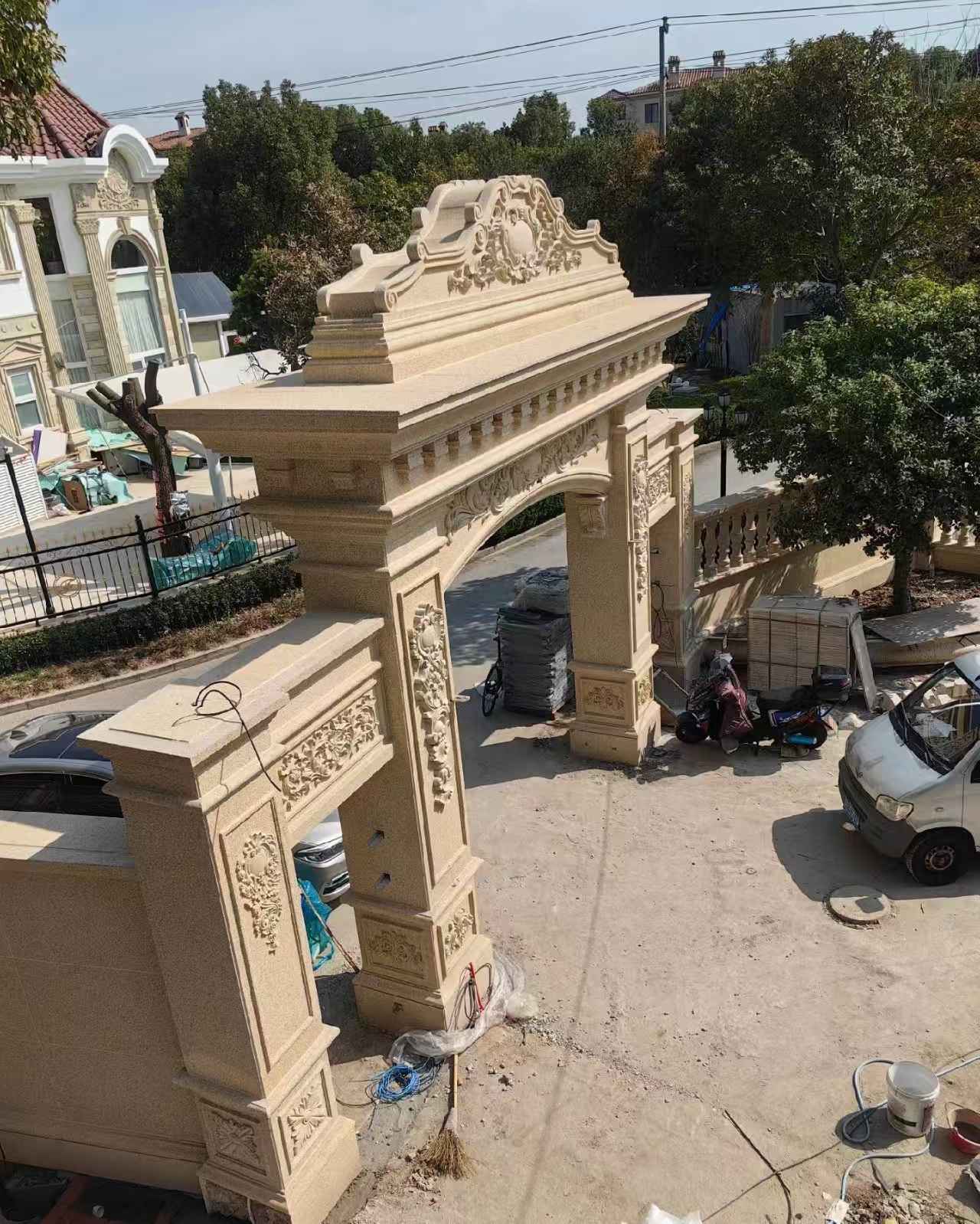 中山 黄金麻荔枝面花岗岩别墅门楼