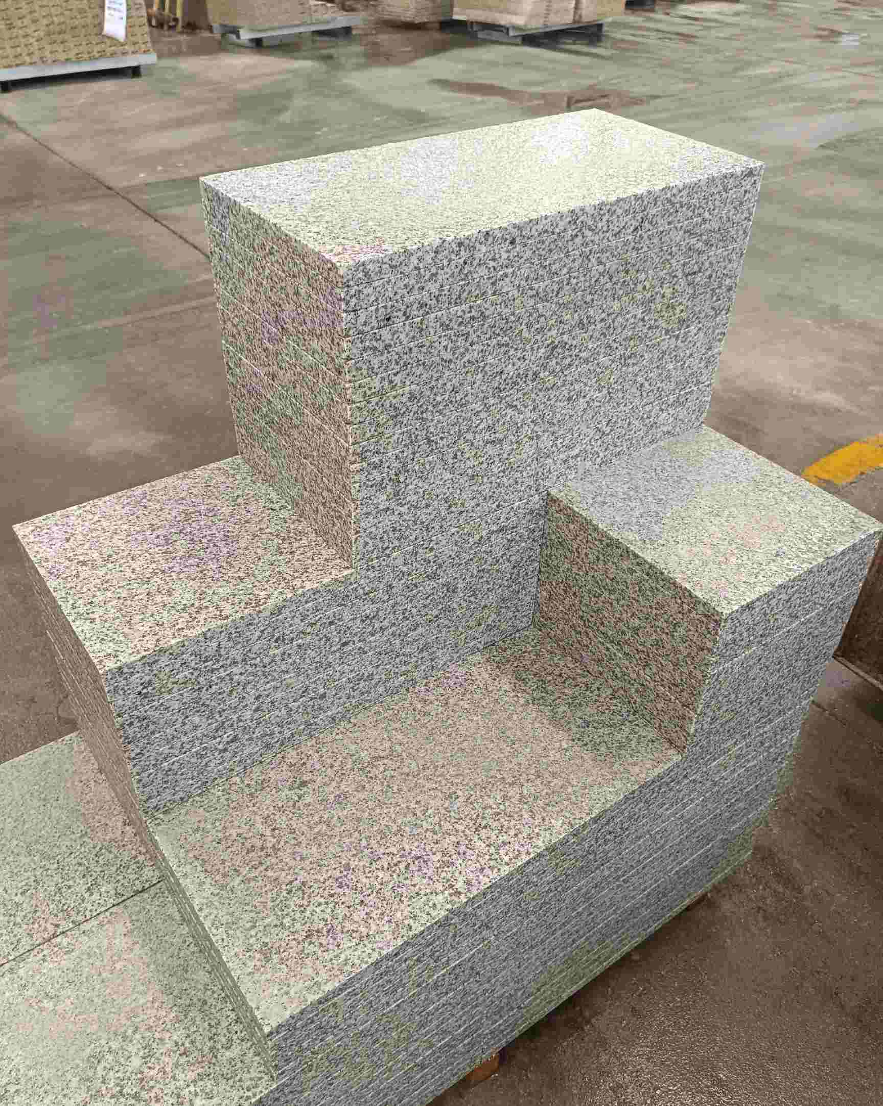 中山 白麻花岗岩荔枝面地铺石