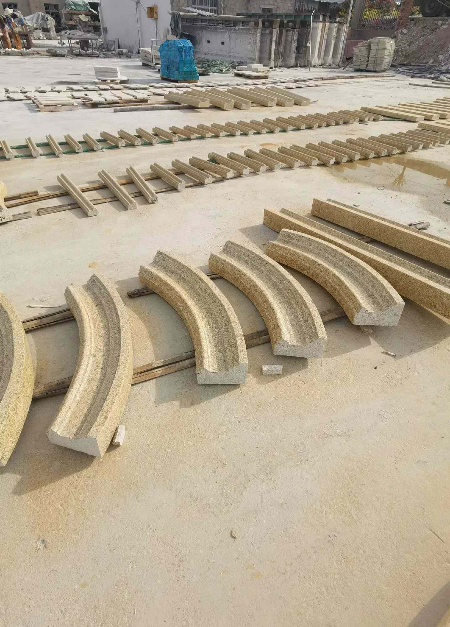 中山 黄金麻花岗岩别墅线条