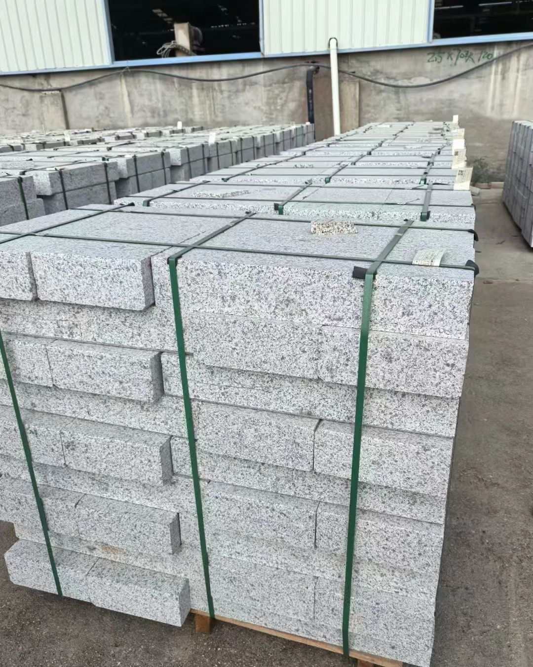 中山 白麻花岗岩路沿石，弧形路沿石，道牙石，马路牙子，界石，路缘石，平沿石，直岩石，平缘石等