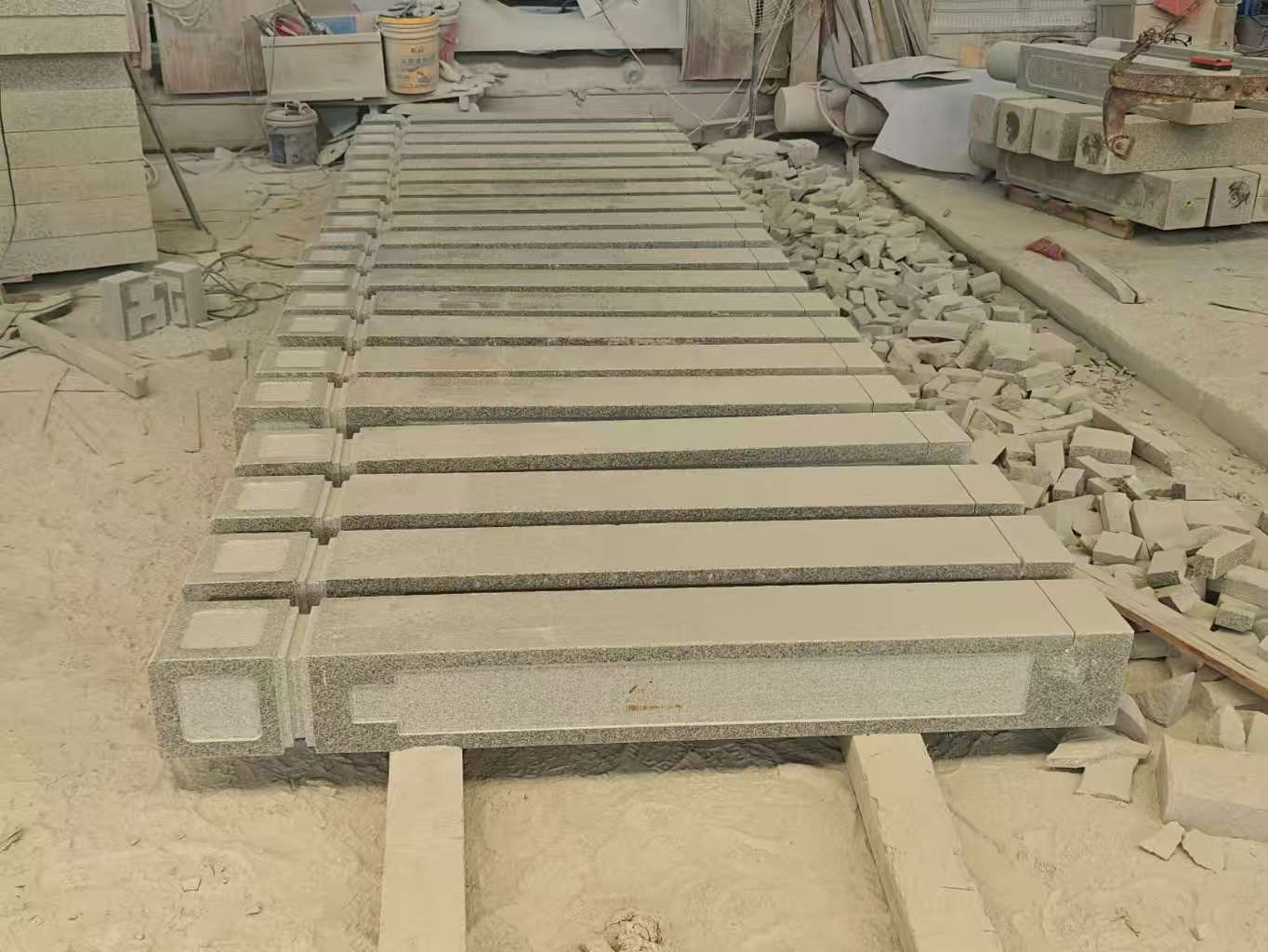 中山 芝麻白异形加工雕刻-栏杆大柱，方柱