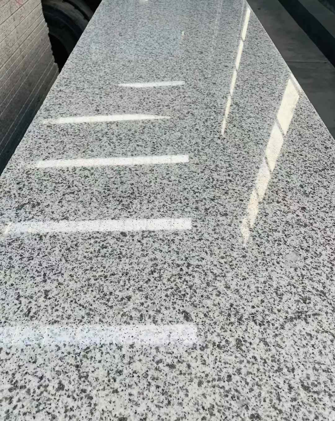 中山 白麻花岗岩光面毛板